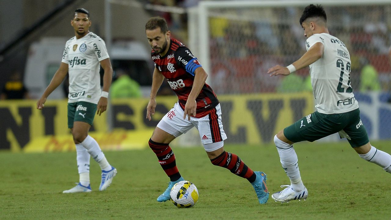 Flamengo e Palmeiras empatam sem gols em duelo adiantado da 4ª